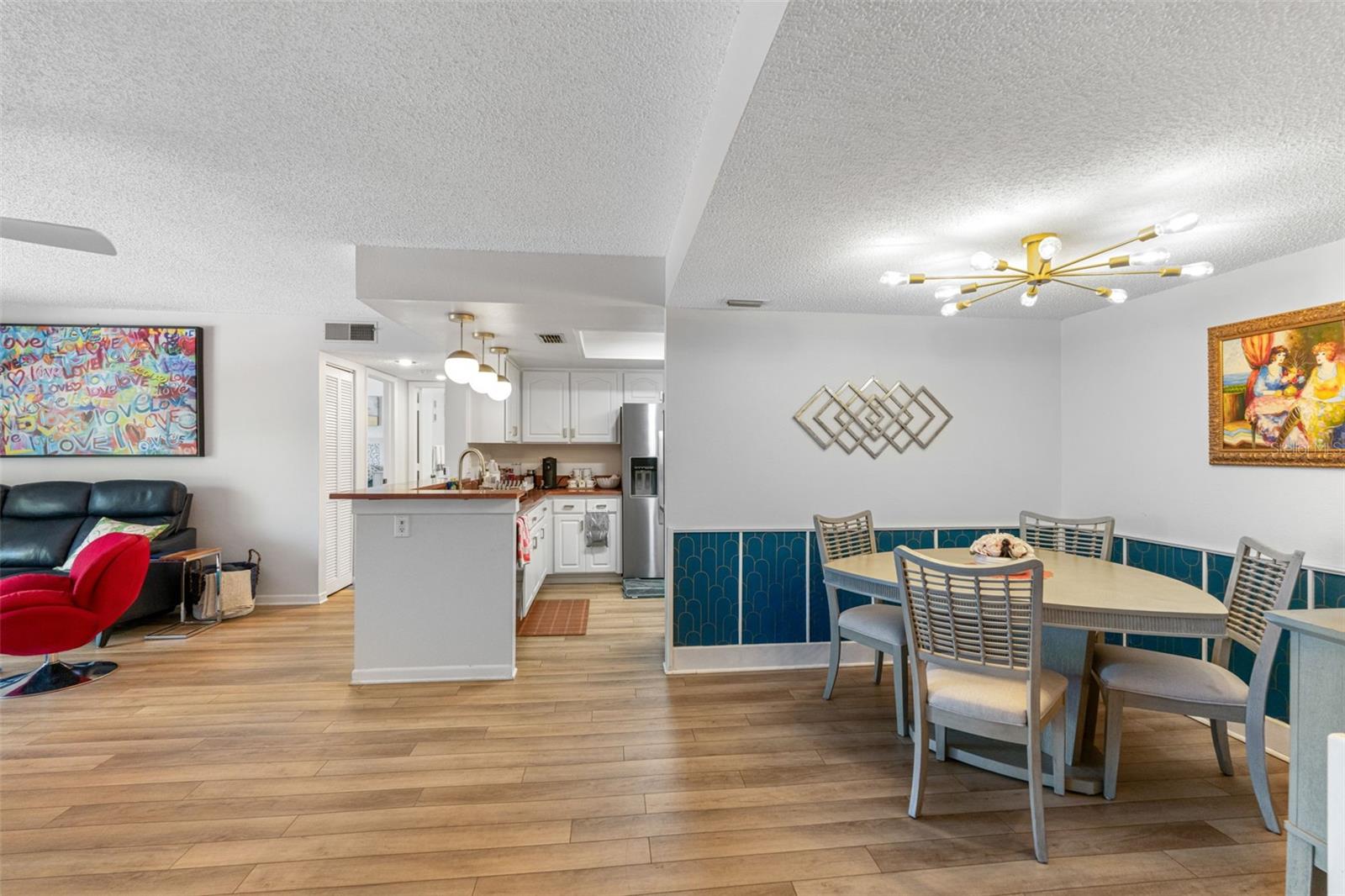 Image 13 of 23 For 2583 Countryside Boulevard 3212