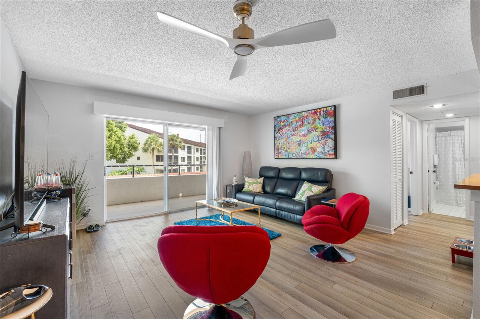 Image 15 of 23 For 2583 Countryside Boulevard 3212