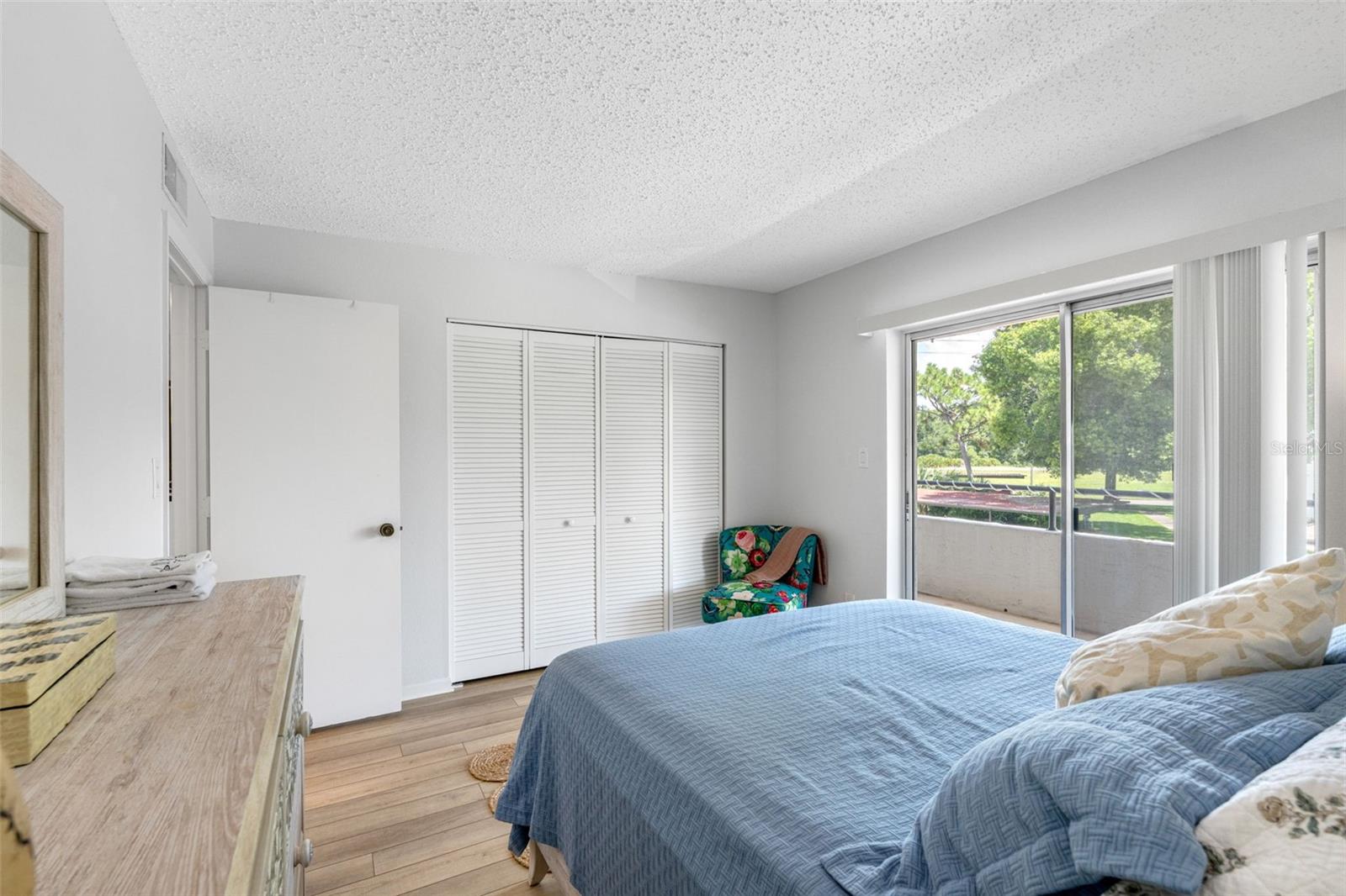 Image 17 of 23 For 2583 Countryside Boulevard 3212