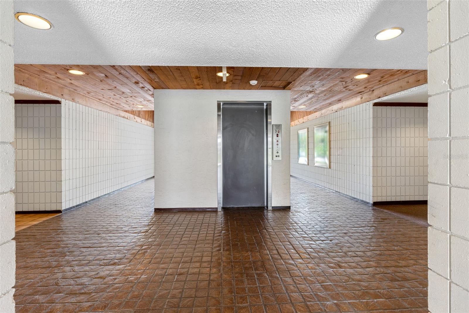 Image 22 of 23 For 2583 Countryside Boulevard 3212
