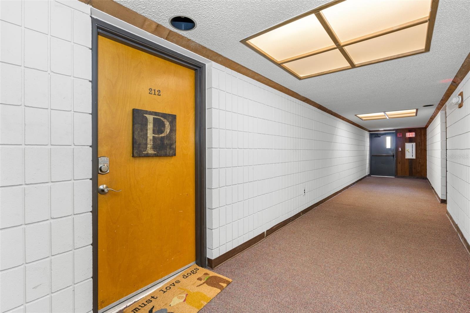 Image 3 of 23 For 2583 Countryside Boulevard 3212