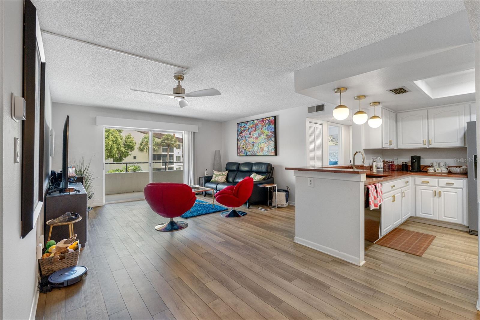 Image 6 of 23 For 2583 Countryside Boulevard 3212