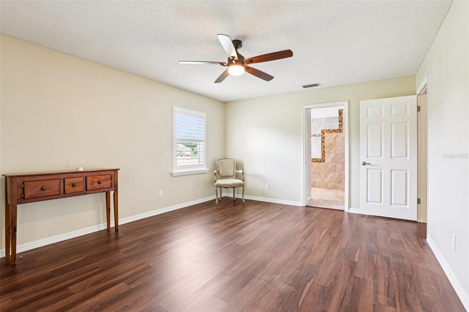 Image 11 of 72 For 1812 New Bedford Drive