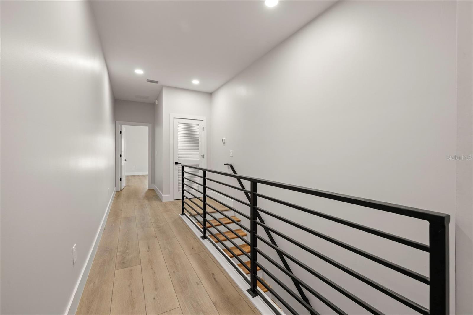 Listing photo id 22 for 4308 Gray Street 6