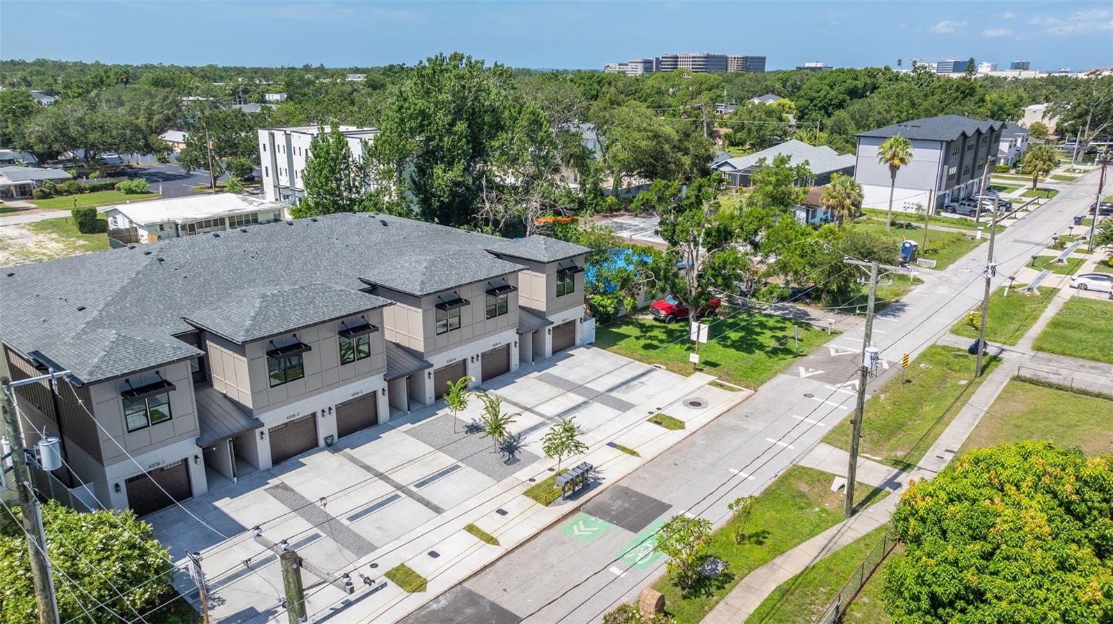 Listing photo id 45 for 4308 Gray Street 6