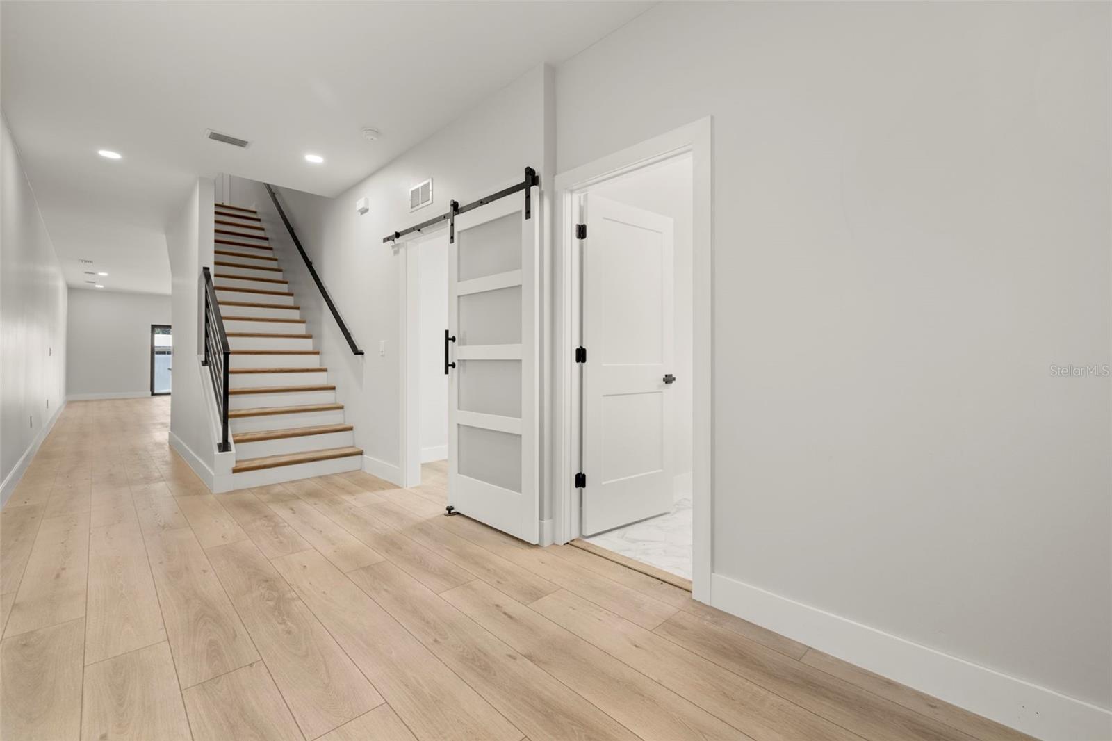 Listing photo id 5 for 4308 Gray Street 6