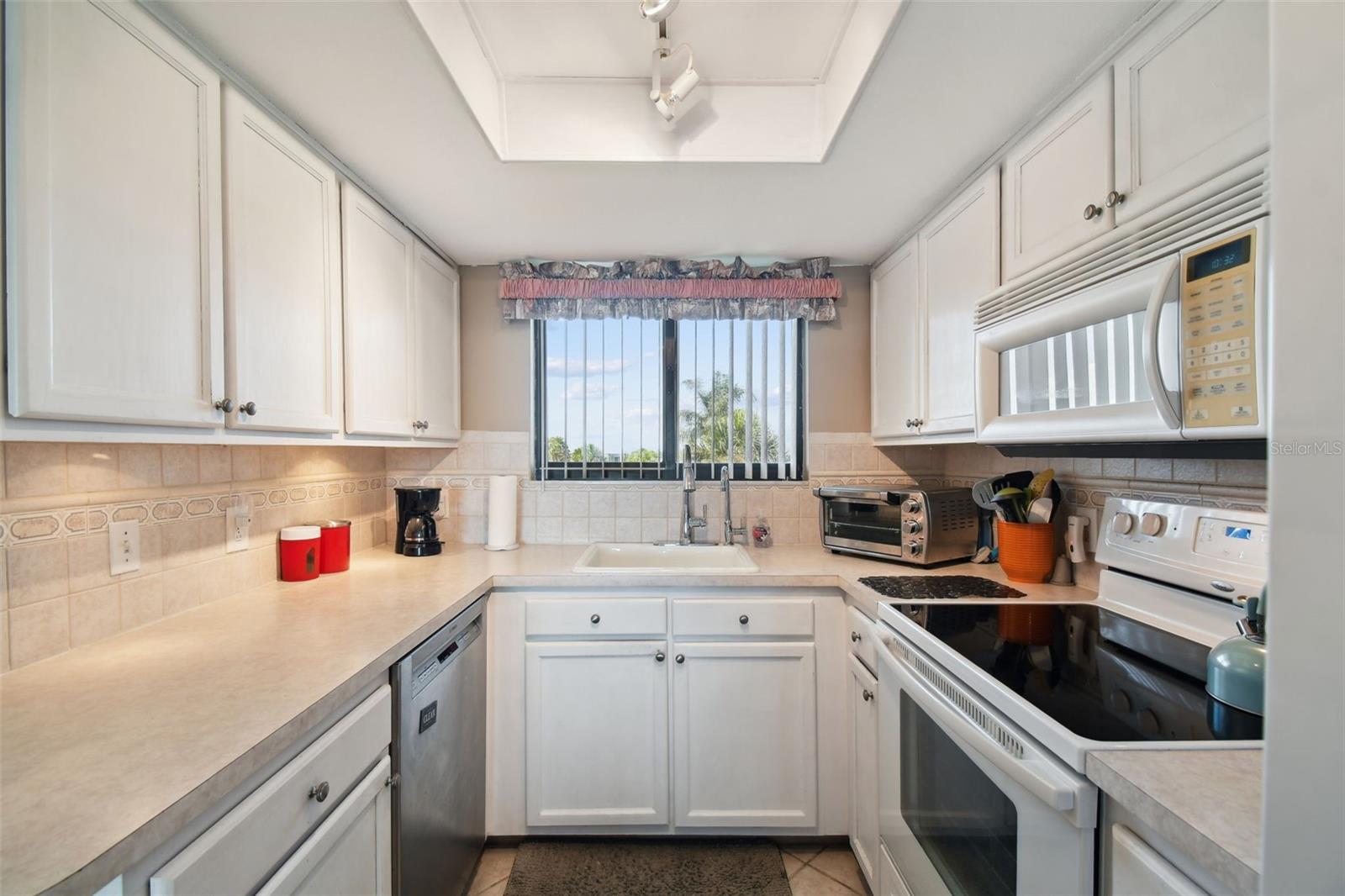 Image 22 of 96 For 5915 Sea Ranch Drive 209