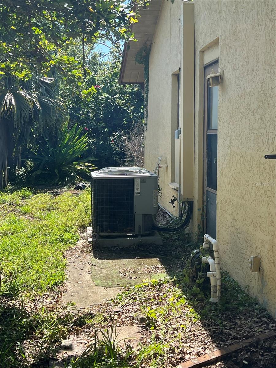 Image 19 of 19 For 1689 Monterey Drive