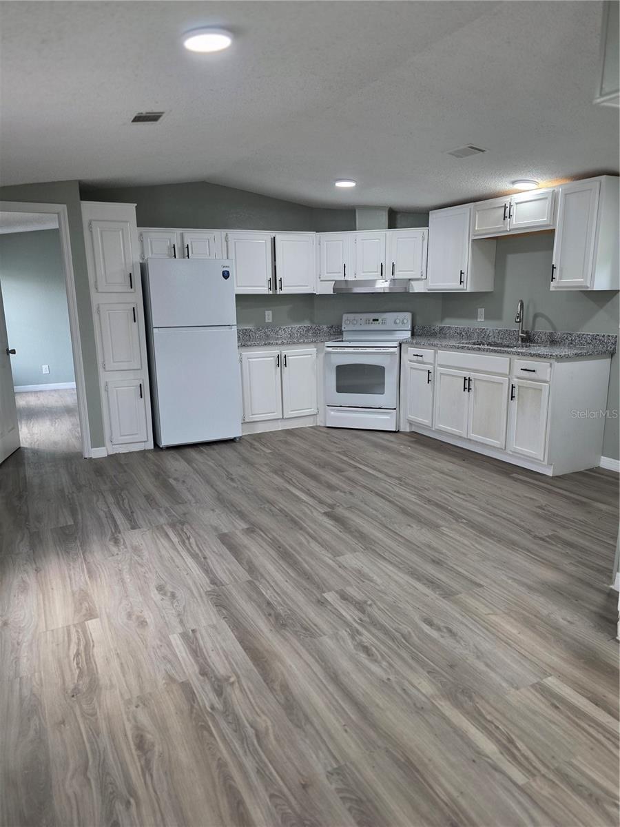 Image 2 of 11 For 39126 Darren Drive