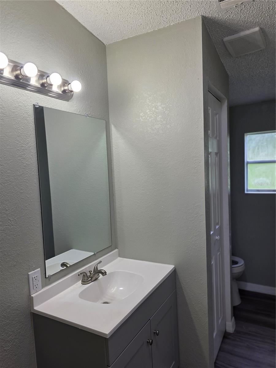 Image 7 of 11 For 39126 Darren Drive