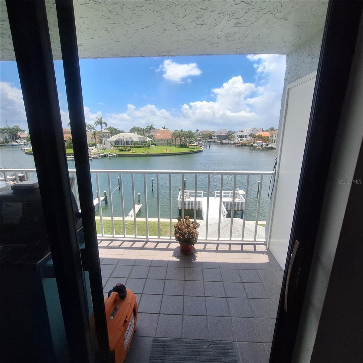 Image 11 of 56 For 719 Pinellas Bayway S 203