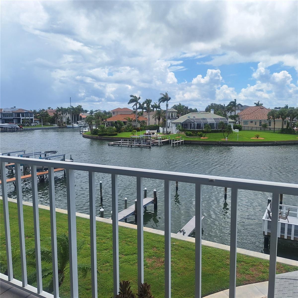 Image 12 of 56 For 719 Pinellas Bayway S 203