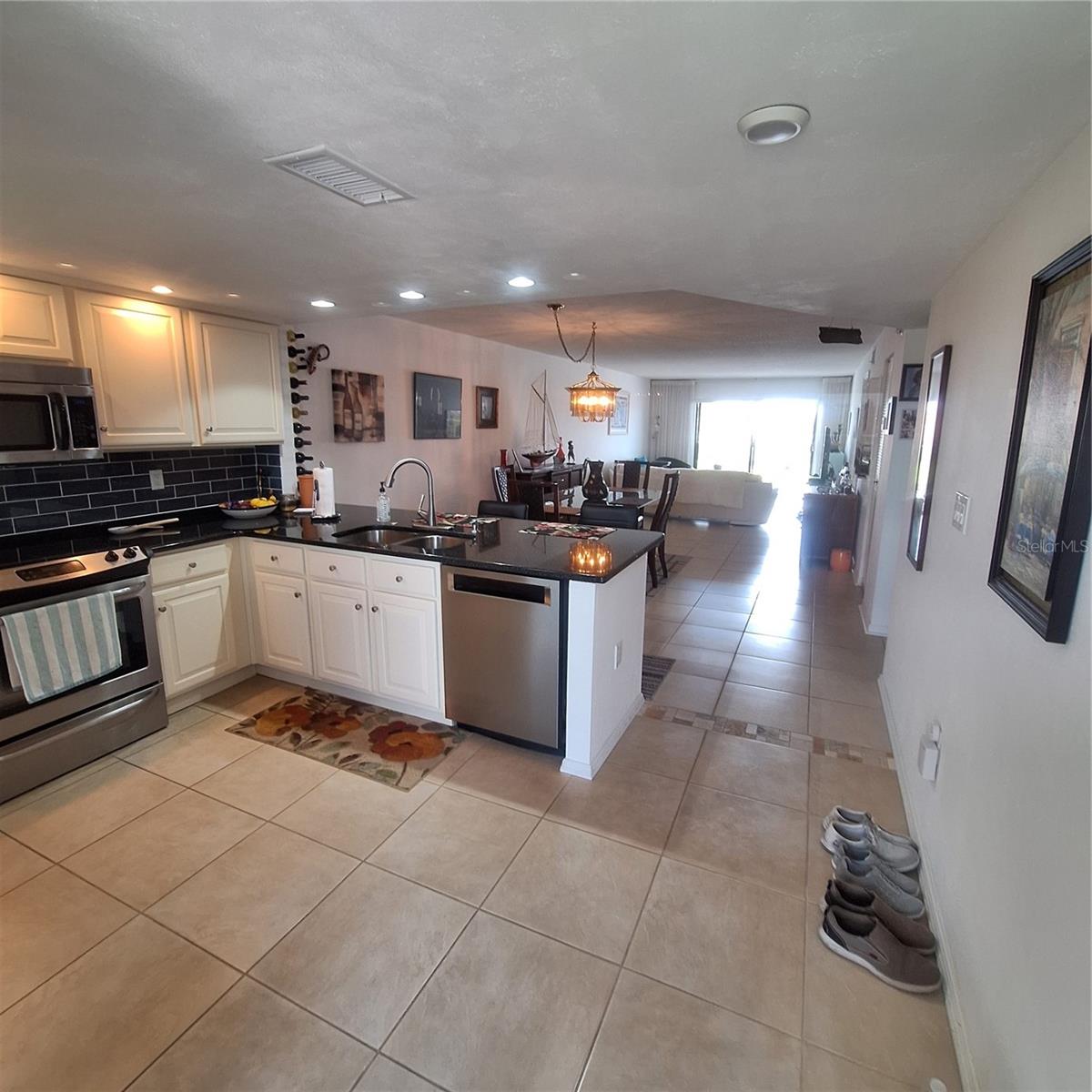 Image 16 of 56 For 719 Pinellas Bayway S 203