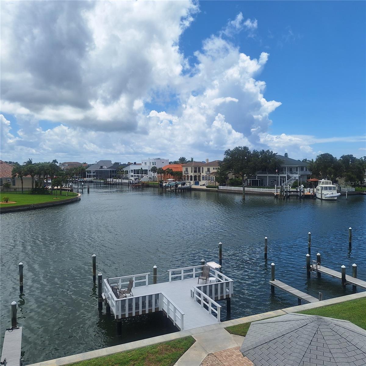 Image 20 of 56 For 719 Pinellas Bayway S 203