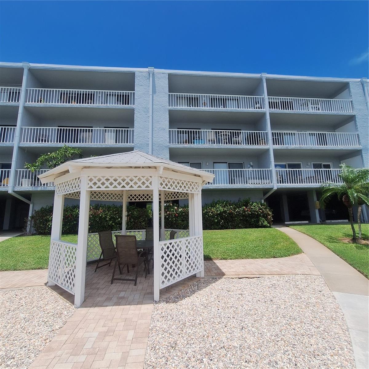 Image 38 of 56 For 719 Pinellas Bayway S 203