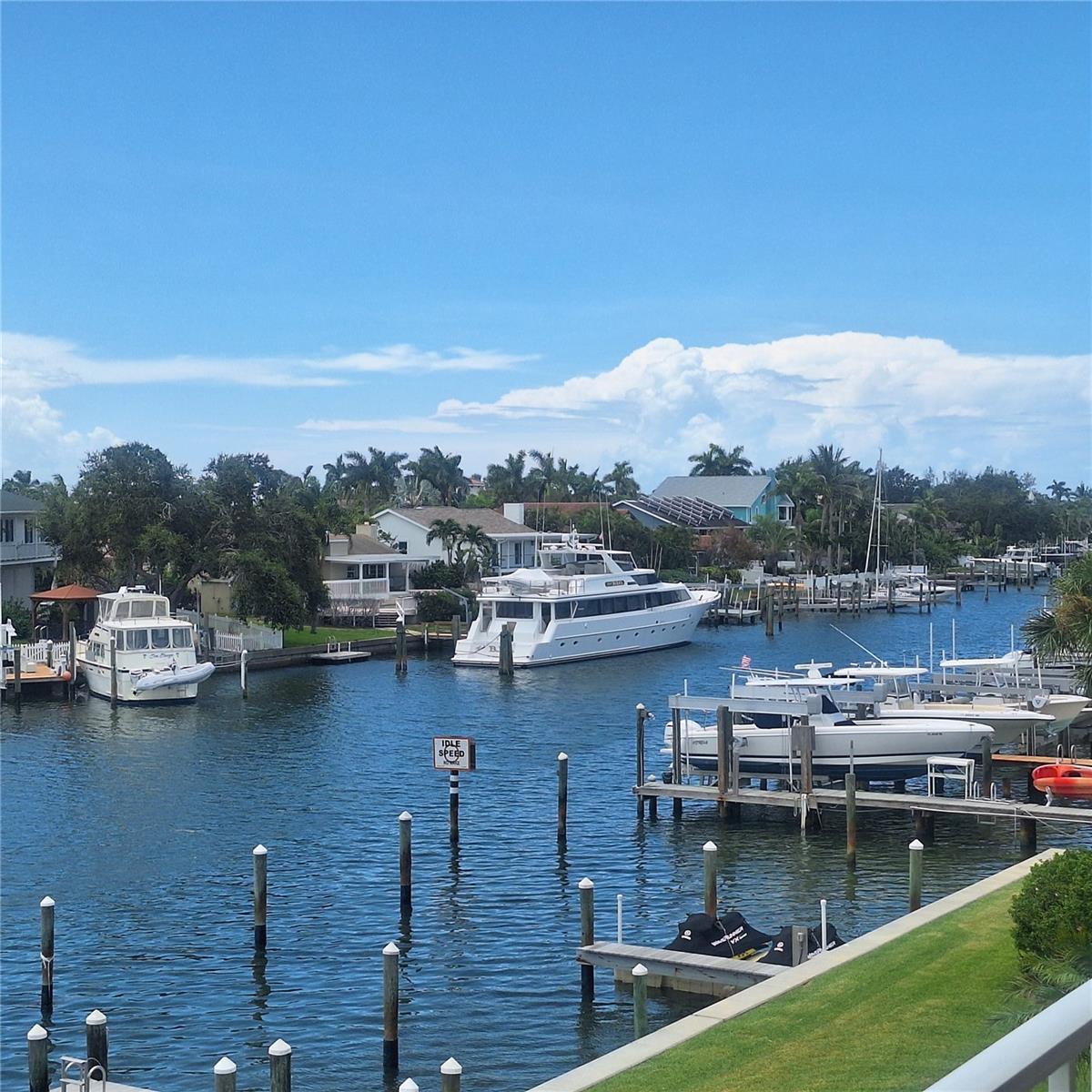 Image 4 of 56 For 719 Pinellas Bayway S 203