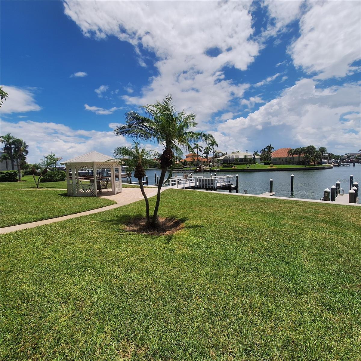 Image 40 of 56 For 719 Pinellas Bayway S 203