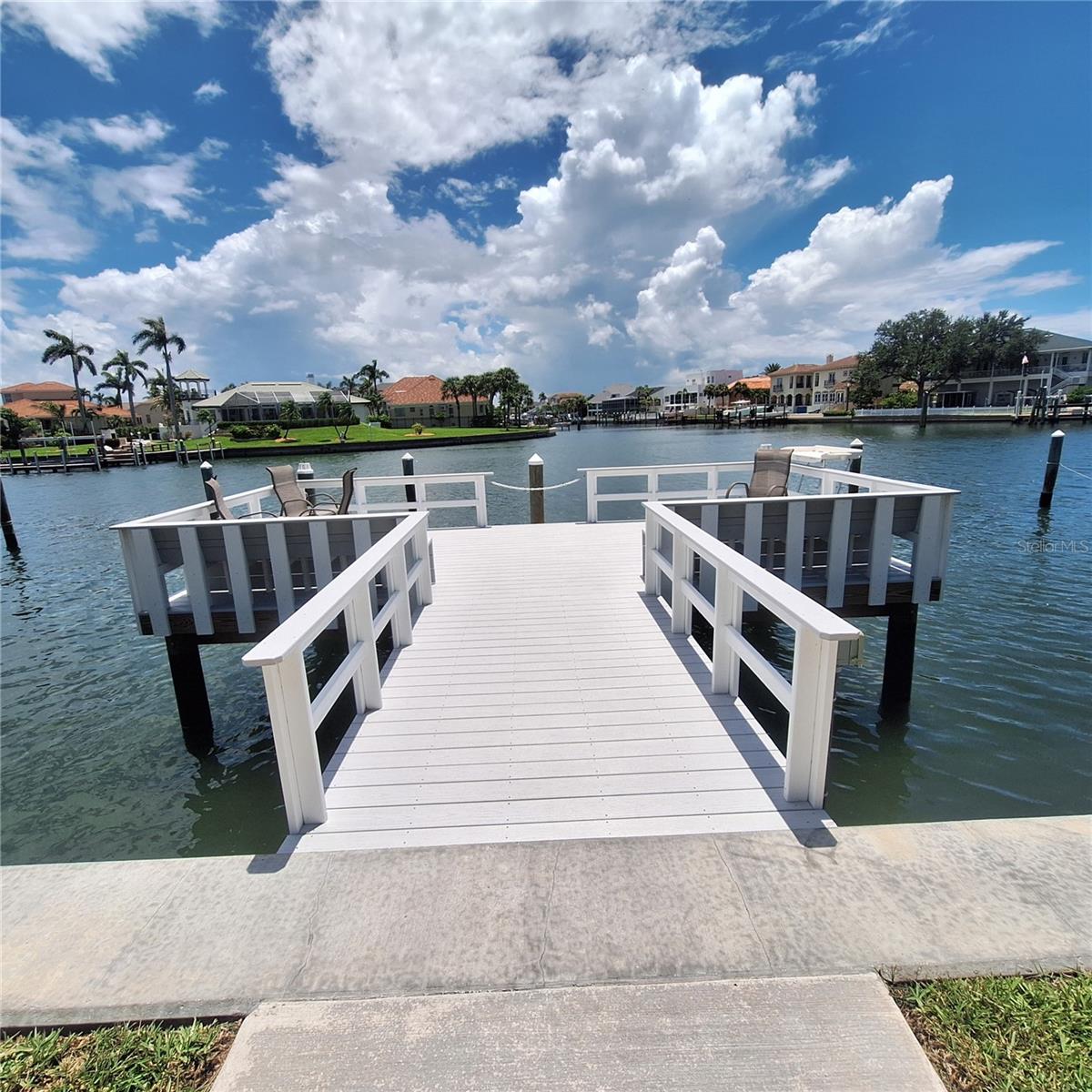 Image 42 of 56 For 719 Pinellas Bayway S 203