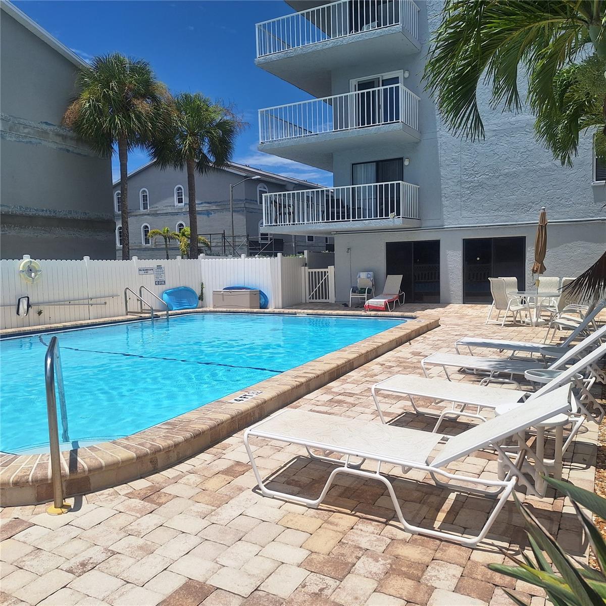 Image 47 of 56 For 719 Pinellas Bayway S 203