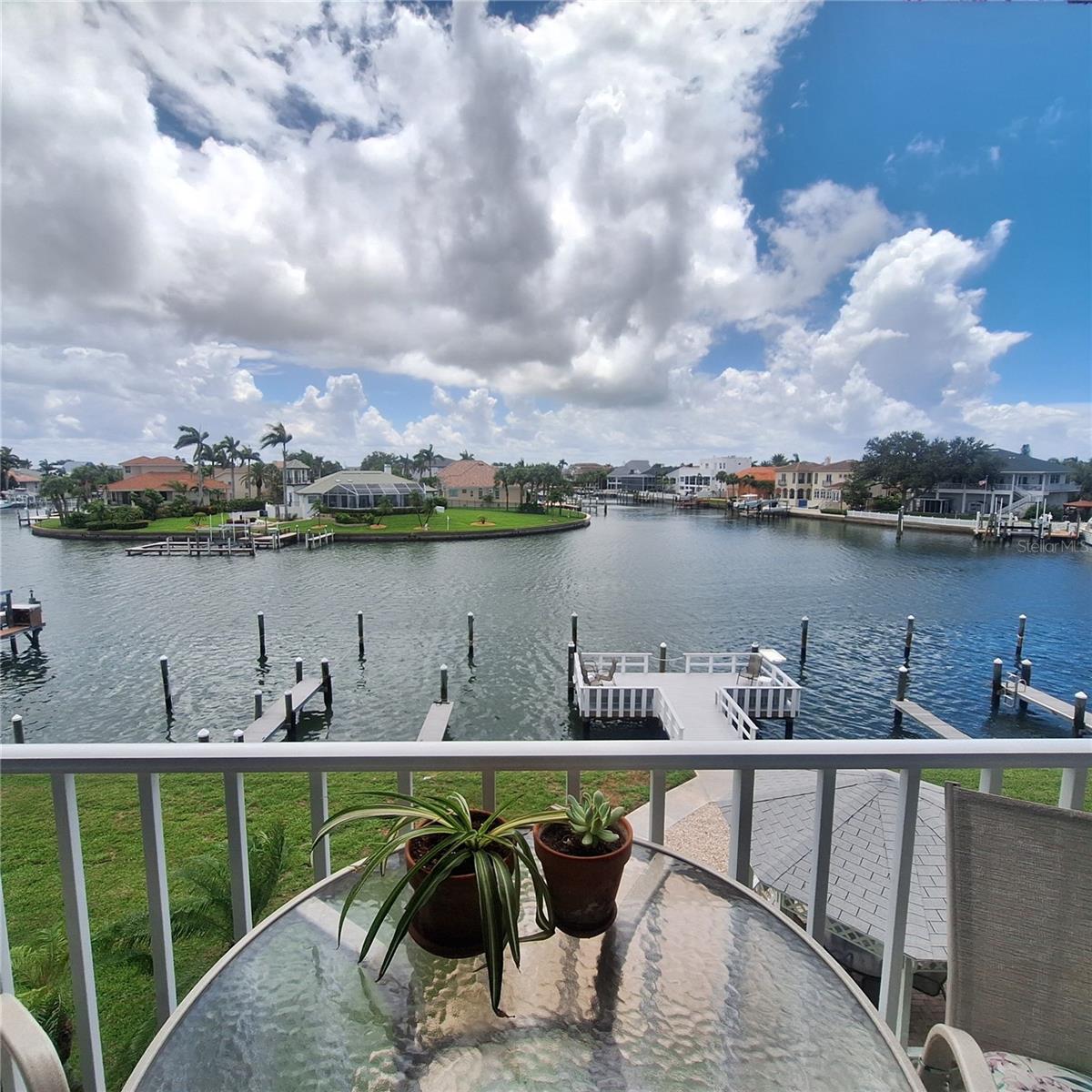 Image 7 of 56 For 719 Pinellas Bayway S 203