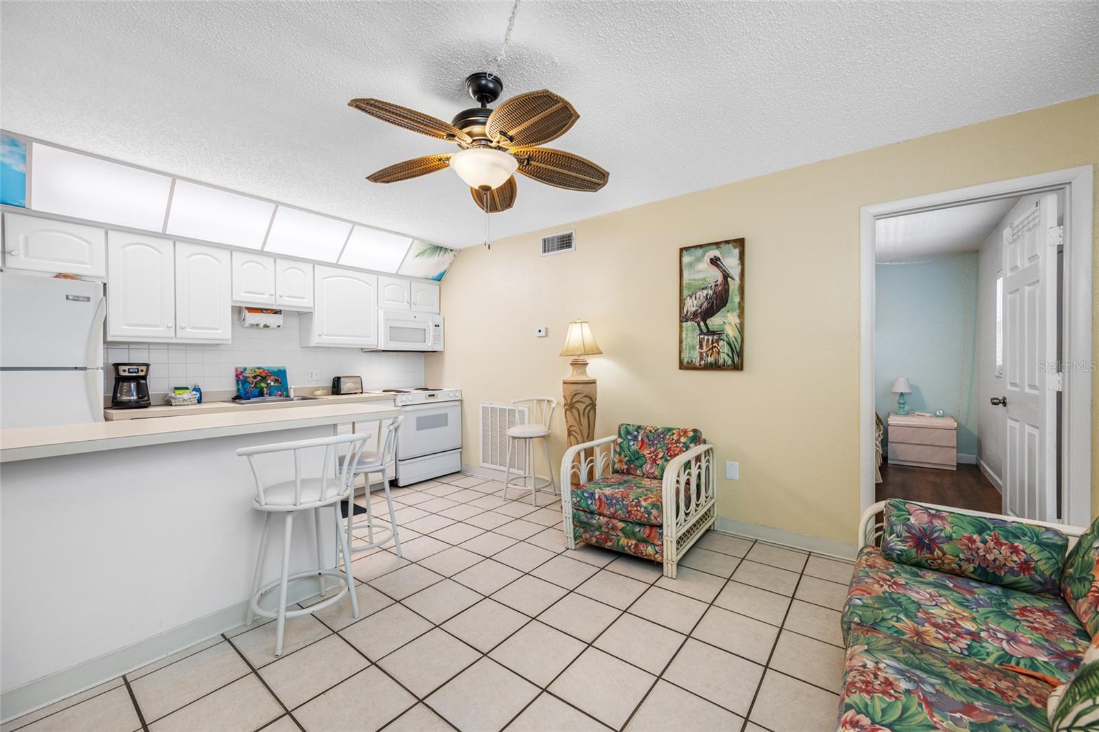 Image 10 of 27 For 18610 Gulf Boulevard 711