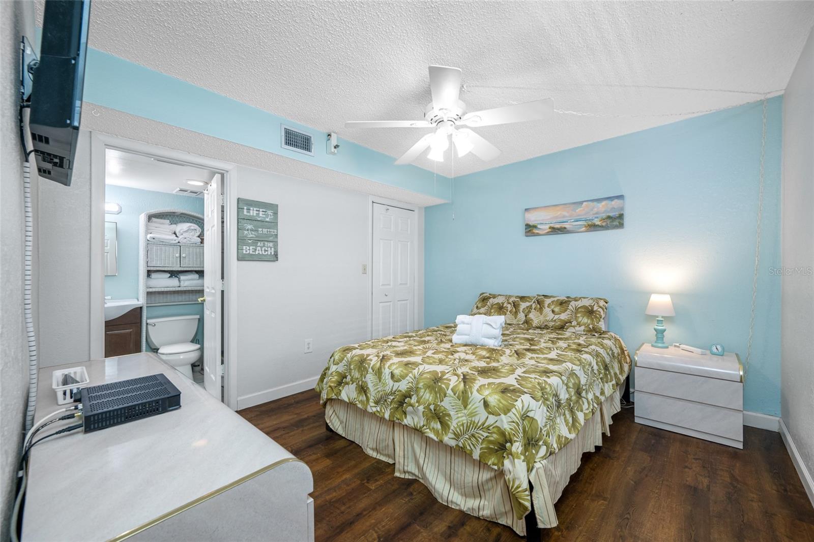 Image 17 of 27 For 18610 Gulf Boulevard 711
