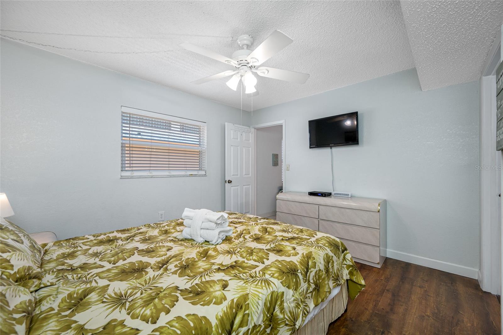 Image 20 of 27 For 18610 Gulf Boulevard 711