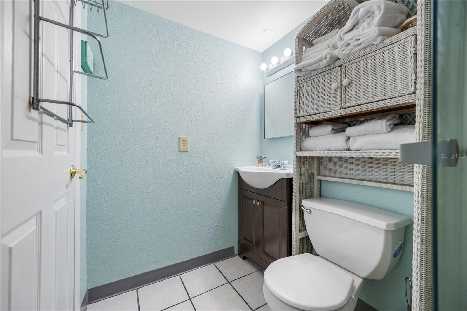 Image 23 of 27 For 18610 Gulf Boulevard 711