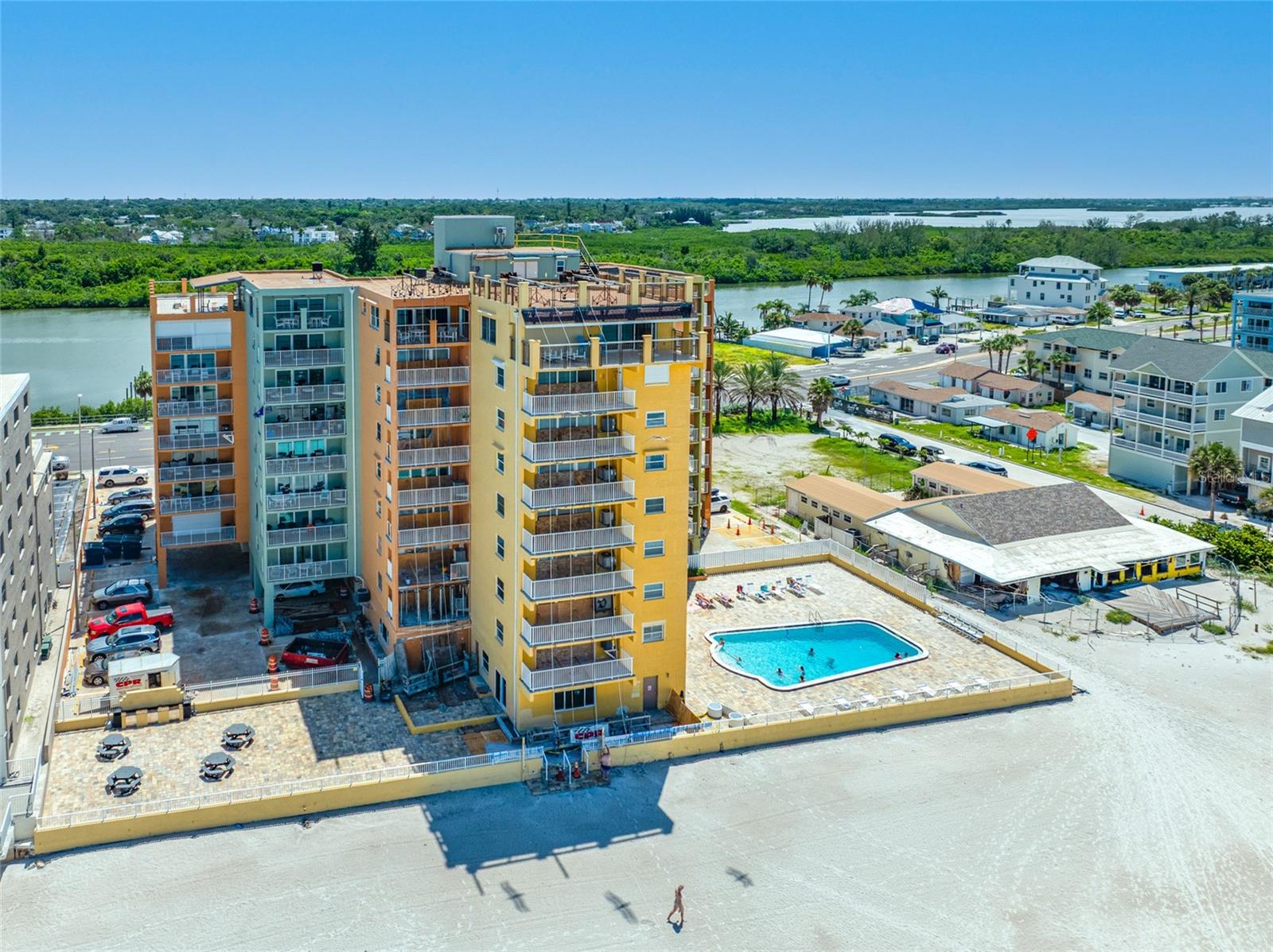 Image 25 of 27 For 18610 Gulf Boulevard 711