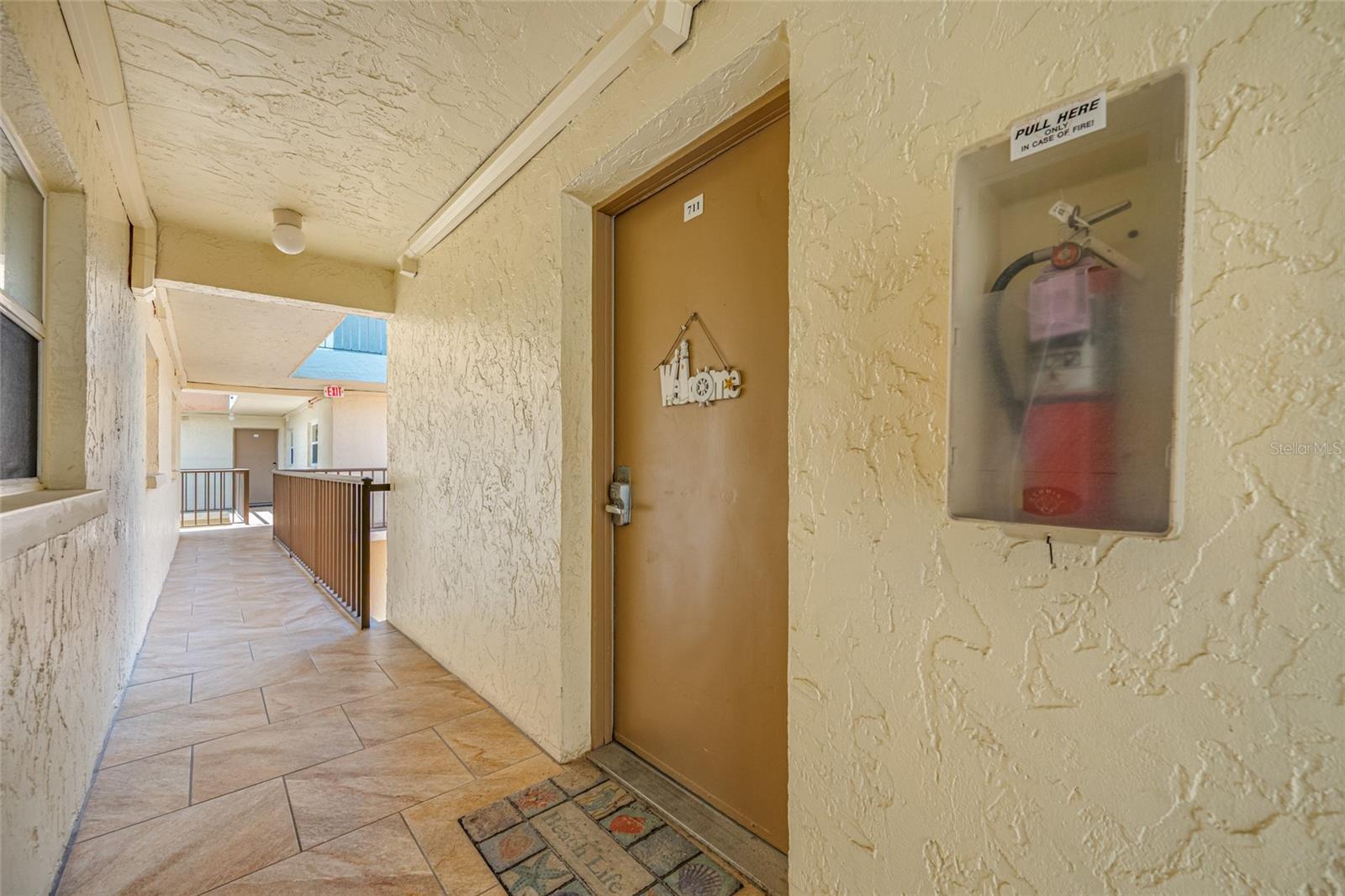 Image 6 of 27 For 18610 Gulf Boulevard 711