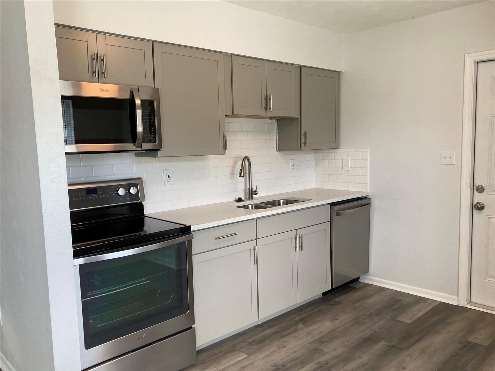 Image 6 of 19 For 3259 36th Avenue N A