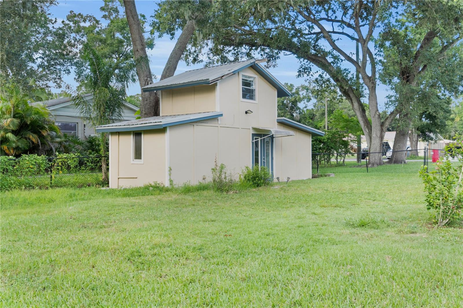 Image 47 of 63 For 2312 Palm Avenue