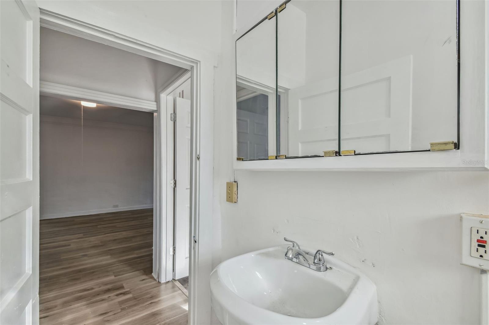Image 10 of 61 For 816 Country Club Drive
