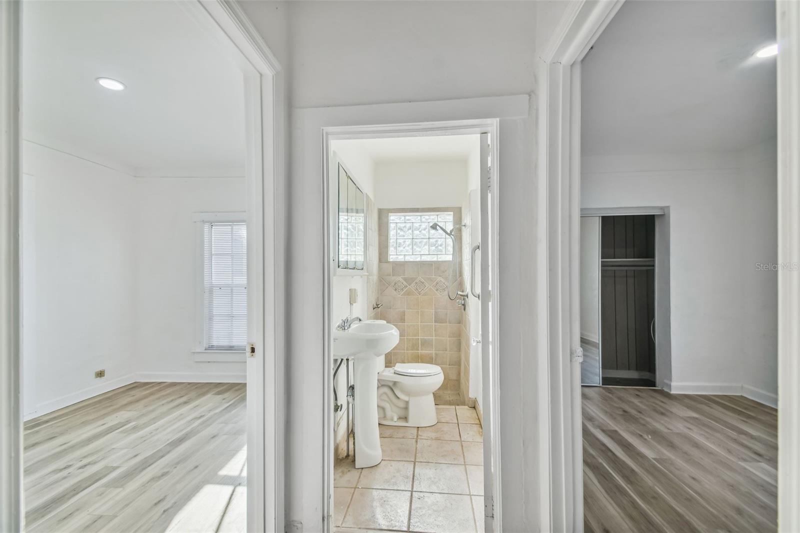 Image 11 of 61 For 816 Country Club Drive