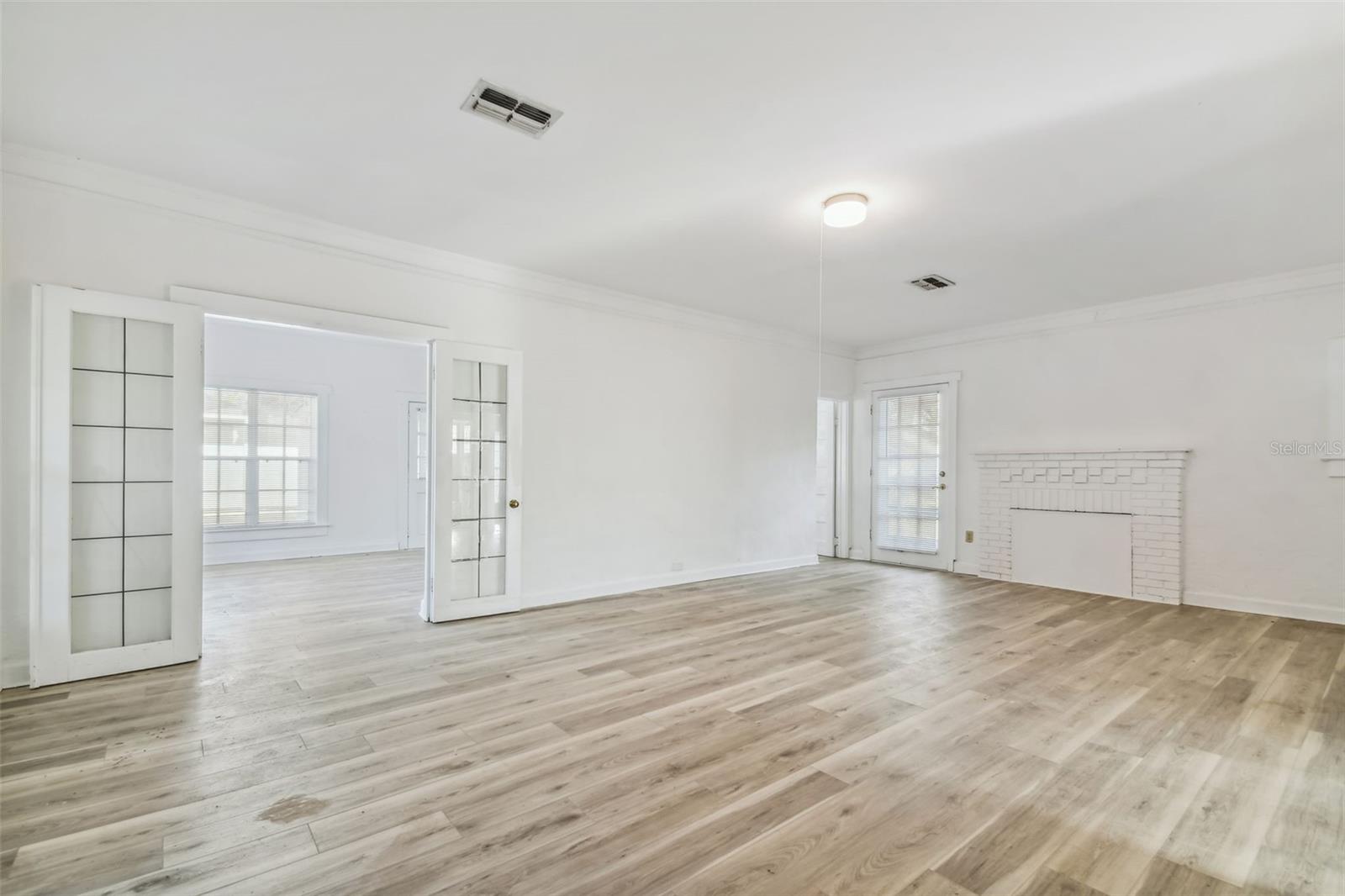 Image 12 of 61 For 816 Country Club Drive