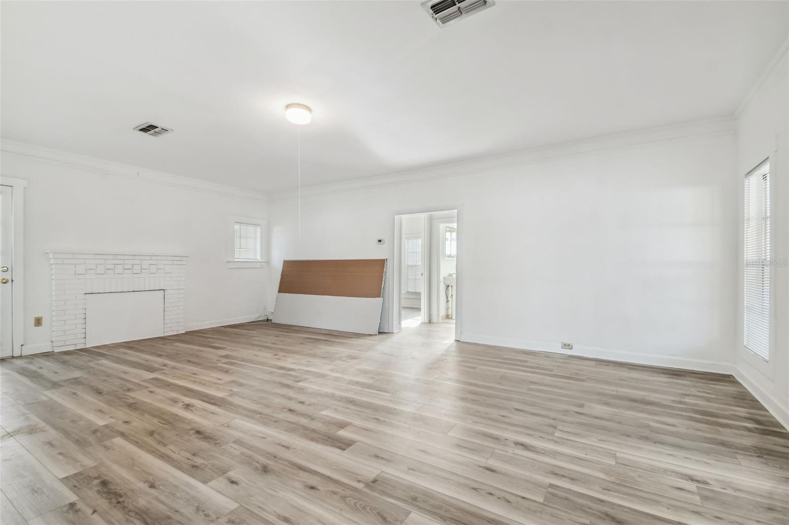 Image 15 of 61 For 816 Country Club Drive