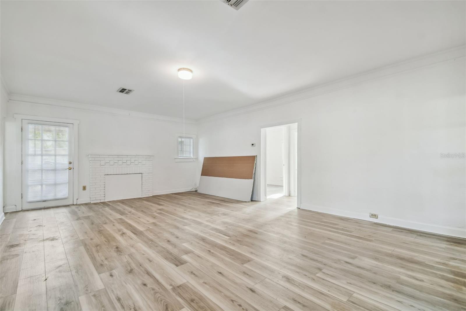 Image 16 of 61 For 816 Country Club Drive