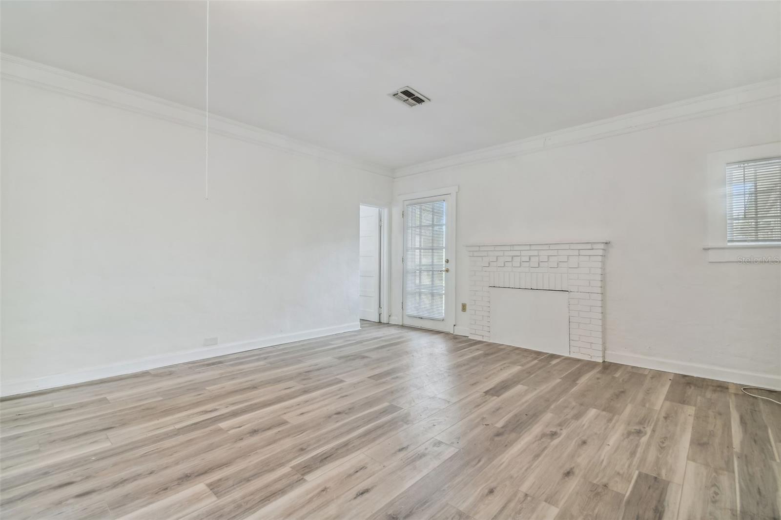 Image 18 of 61 For 816 Country Club Drive