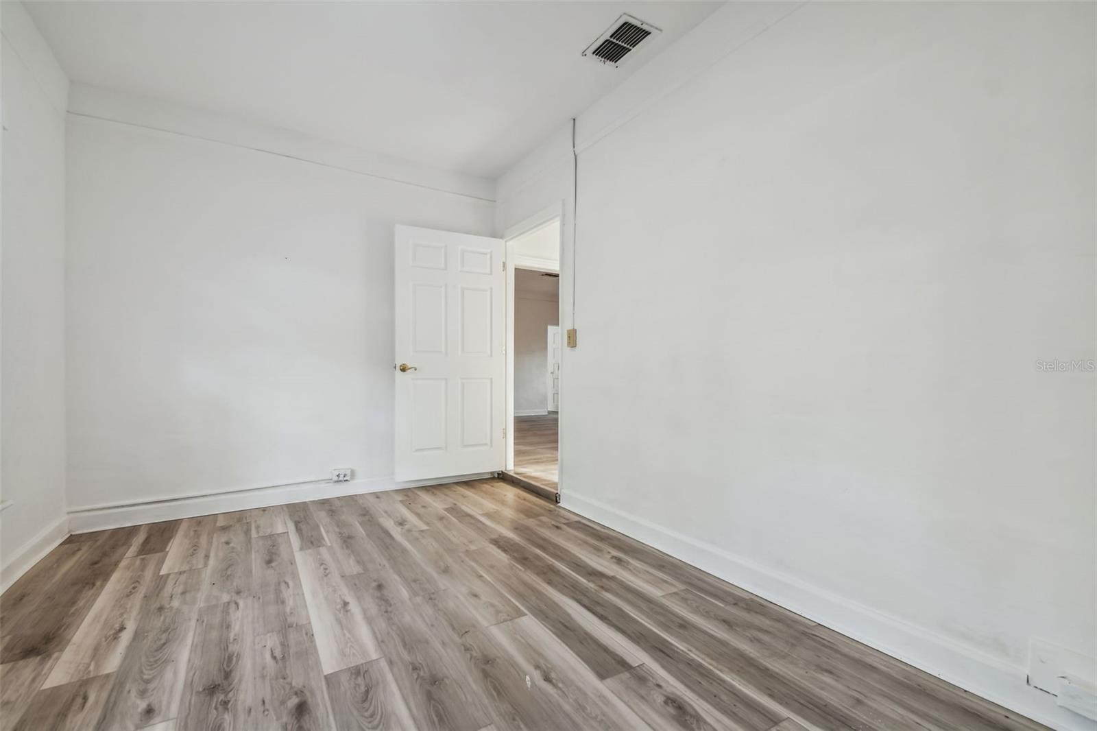 Image 3 of 61 For 816 Country Club Drive