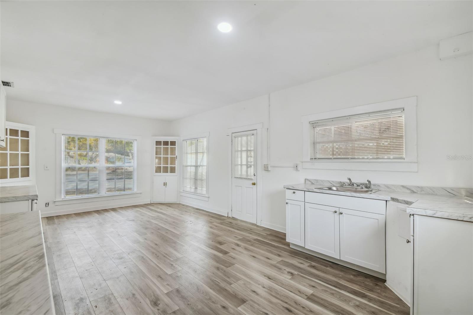 Image 31 of 61 For 816 Country Club Drive