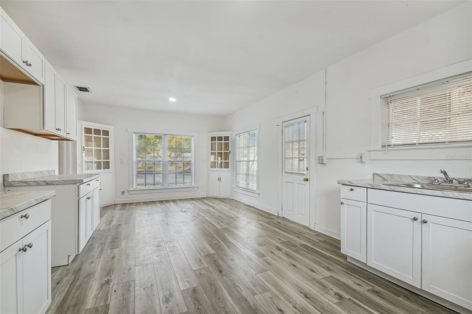 Image 32 of 61 For 816 Country Club Drive