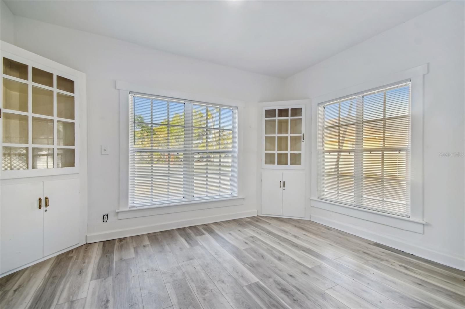 Image 35 of 61 For 816 Country Club Drive