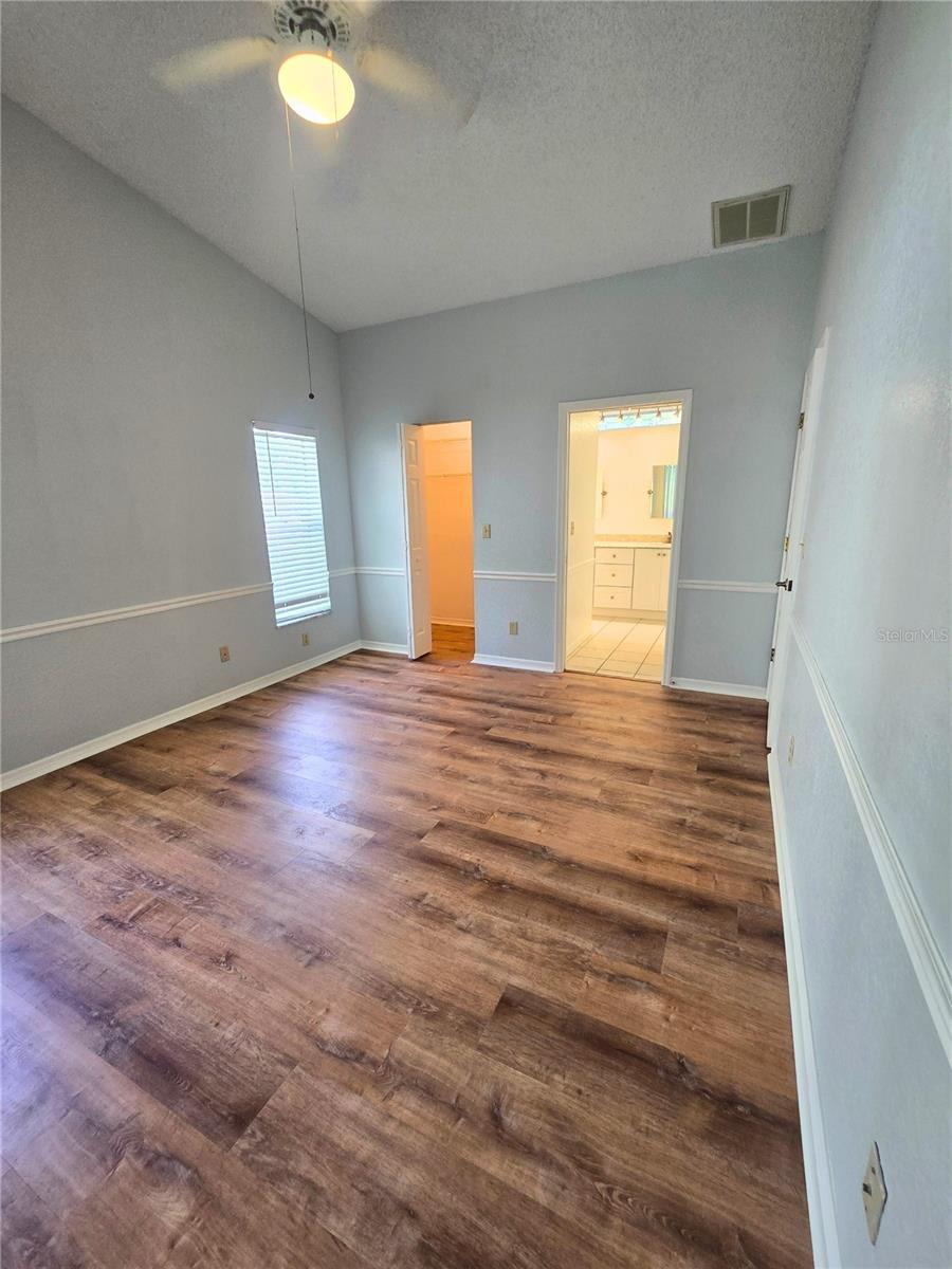 Image 11 of 30 For 816 Laurelridge Court