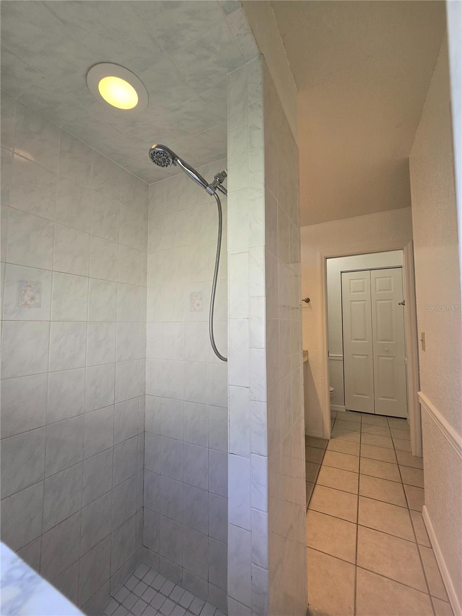 Image 15 of 30 For 816 Laurelridge Court