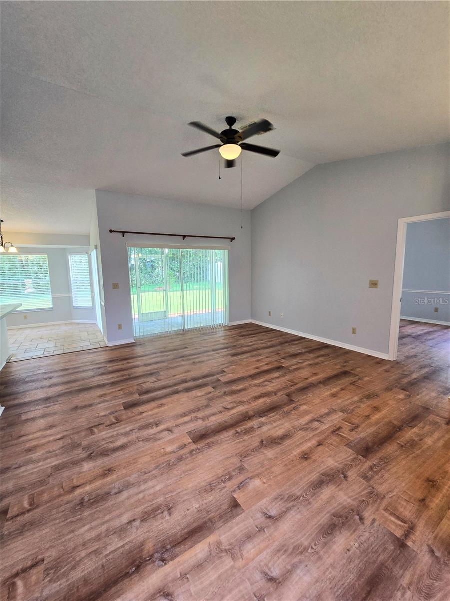 Image 4 of 30 For 816 Laurelridge Court