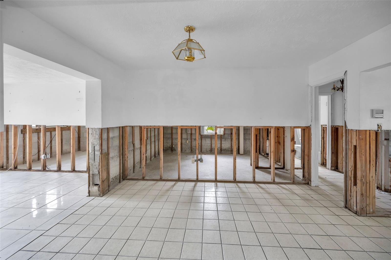 Image 11 of 34 For 892 Seminole Boulevard