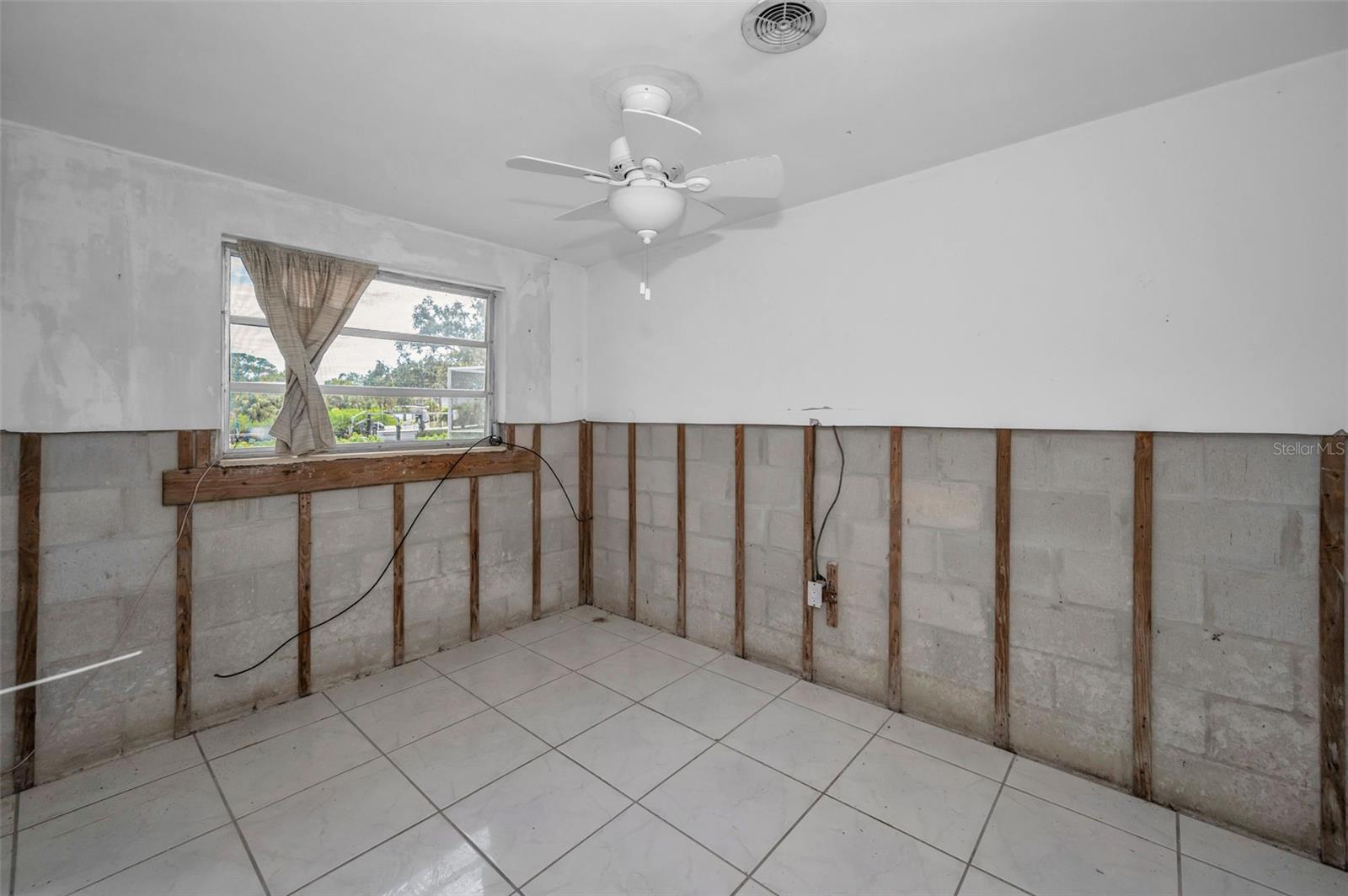 Image 12 of 34 For 892 Seminole Boulevard