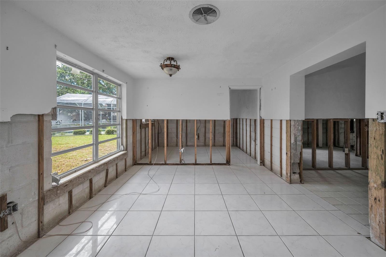 Image 13 of 34 For 892 Seminole Boulevard