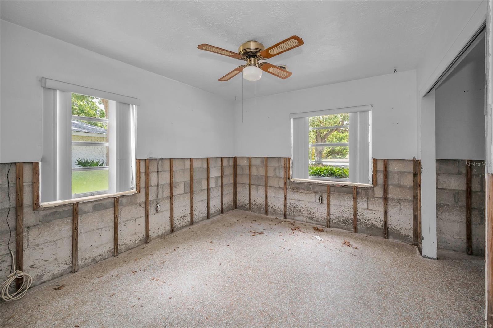 Image 21 of 34 For 892 Seminole Boulevard