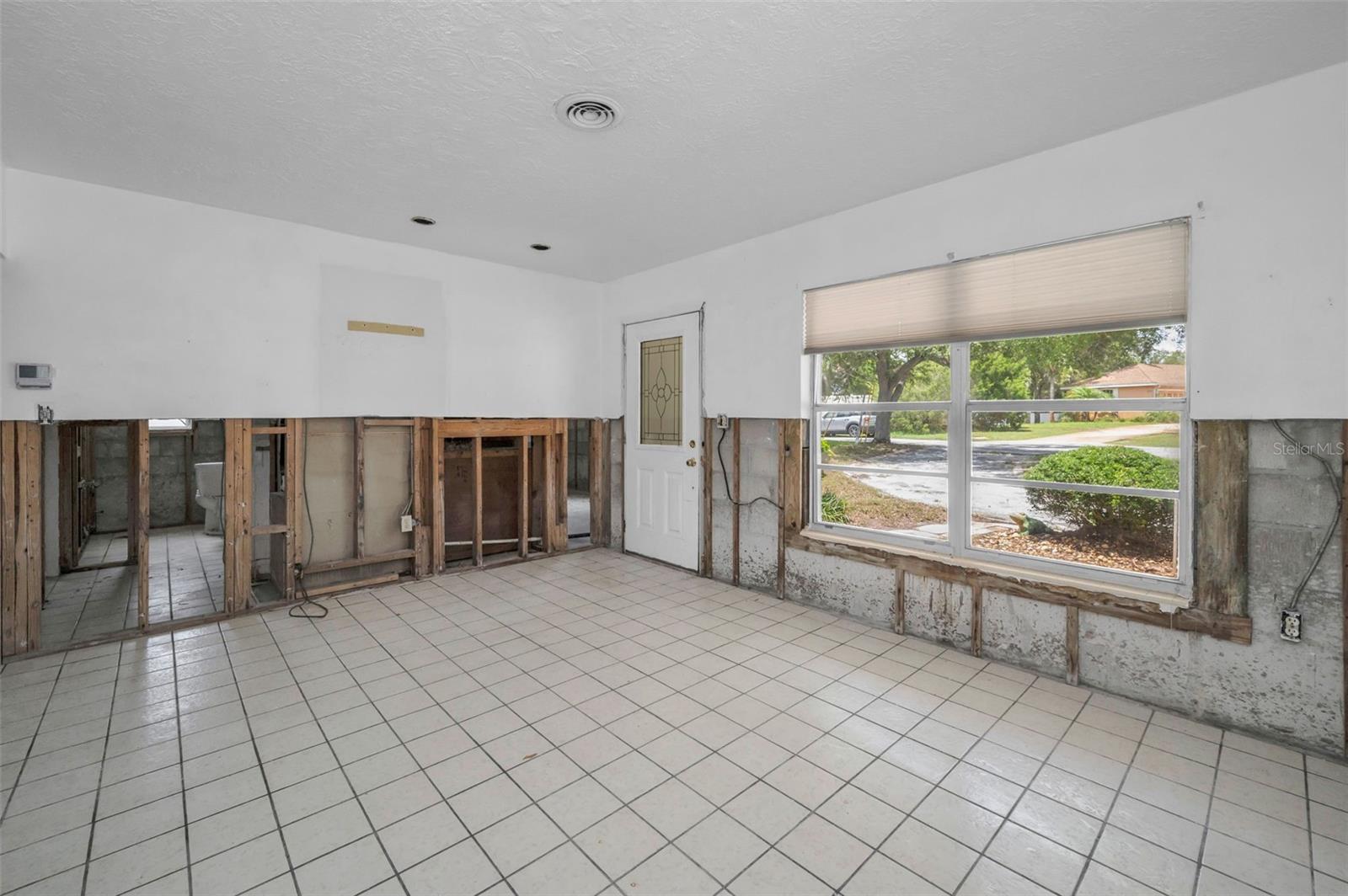 Image 7 of 34 For 892 Seminole Boulevard